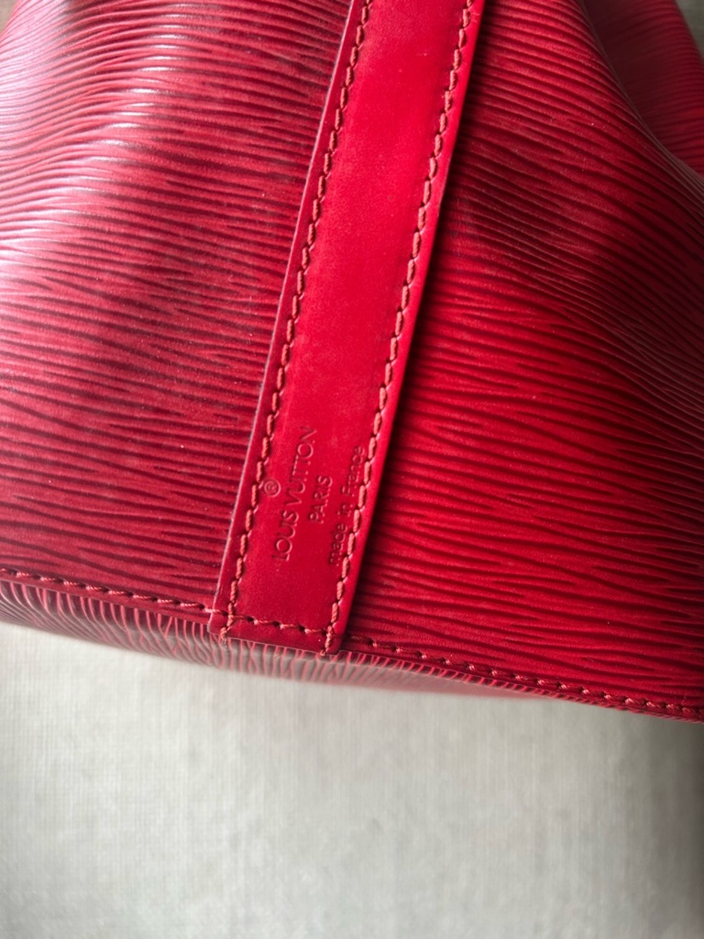 Louis Vuitton Red Epi Leather Drawstring Shoulder Bucket Bag PRISTINE CONDITION - Picture 7 of 13
